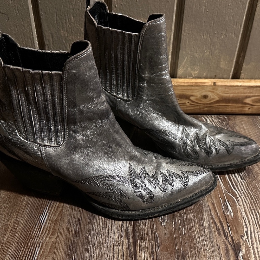 Old Gringo silver gaucho booties
